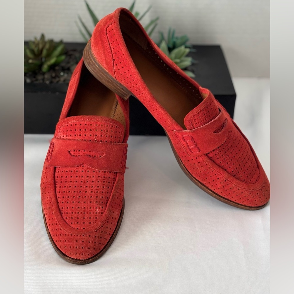 FRANCO SARTO RED SUEDE PENNY LOAFER
JOLETE STYLE RED PERFORATED SUEDE SZ 9.5 - Picture 2 of 11